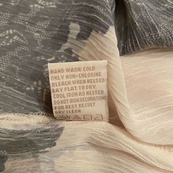 Jonathon Martin Blouse  - Picture 9 of 10